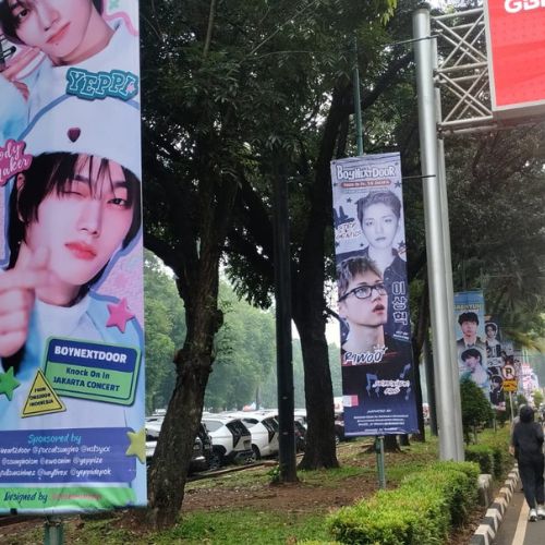 pemasangan umbul umbul di depok