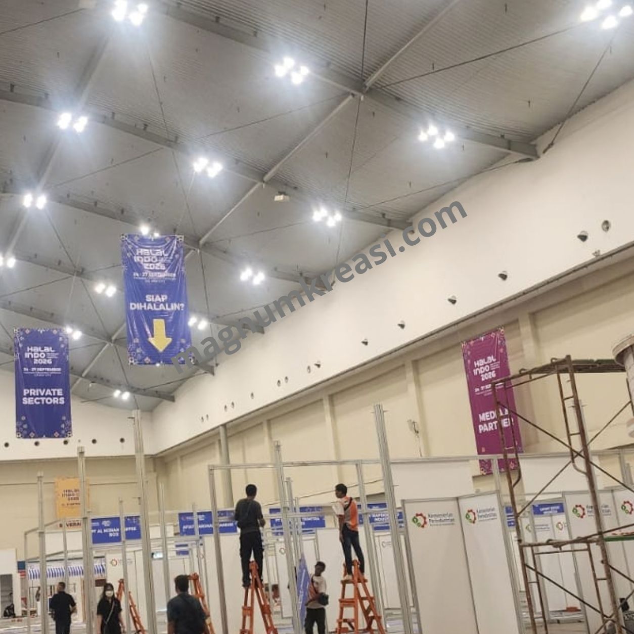 jasa Pasang Hanging Banner